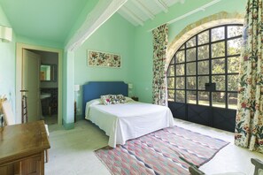 10 bedrooms, iron/ironing board, travel crib, free WiFi