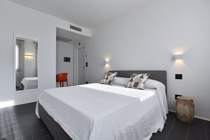 6 bedrooms, iron/ironing board, travel cot, free WiFi