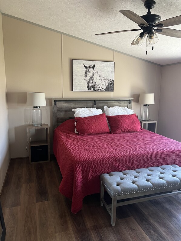 3 bedrooms, iron/ironing board, WiFi, bed sheets