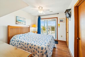 4 bedrooms, free WiFi, bed sheets - Lovelady -- Pet Friendly Oceanfront with Hot Tub (Kill Devil Hills)