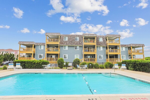 Unclassified image, 1 of 36, button