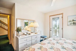 5 bedrooms, free WiFi, bed sheets