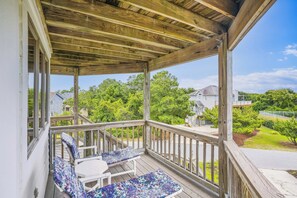 Property grounds - Crystal Sands -- Unique 5 BR in Southern Duck with Community Amenities (Duck)