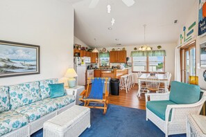 Unclassified image, 5 of 31, button