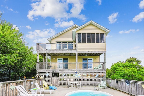 Unclassified image, 1 of 31, button