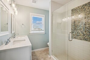 Unclassified image, 4 of 33, button