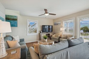 Unclassified image, 4 of 33, button