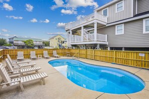 A heated pool - Gone to Carolina -- Recently Remodeled Home with Pool, Hot Tub, & Putting Green (Kitty Hawk)
