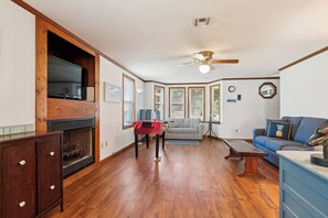 Unclassified image, 2 of 50, button