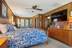 4 室のベッドルーム、WiFi (無料)、ベッドシーツ