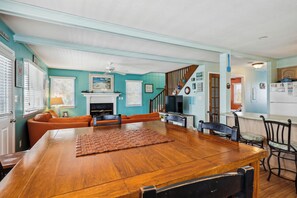 Interior - Surf N Sound -- Pet Friendly 4BR with Ocean and Sound Views in Duck (Duck)