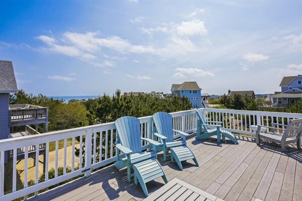 Terrace/patio - Surf N Sound -- Pet Friendly 4BR with Ocean and Sound Views in Duck (Duck)