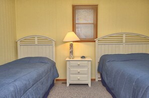 Unclassified image, 4 of 17, button - The Tree House --Flexible Arrival and Stay Dates Year Round (Duck)