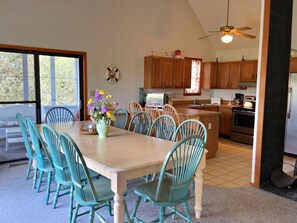 Dining - The Tree House --Flexible Arrival and Stay Dates Year Round (Duck)