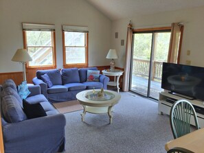 Unclassified image, 3 of 17, button - The Tree House --Flexible Arrival and Stay Dates Year Round (Duck)