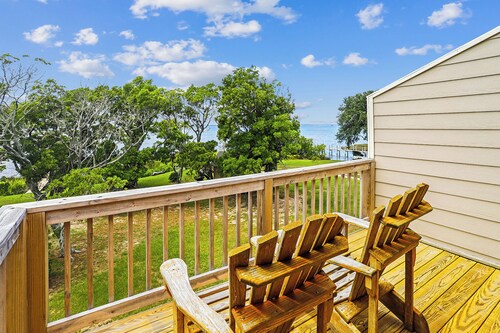 Keepers Loft -- Waterfront Duplex with Pier and Gazebo