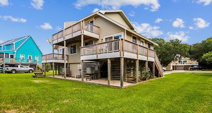 Keepers Loft -- Waterfront Duplex with Pier and Gazebo