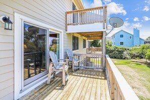 Unclassified image, 5 of 25, button