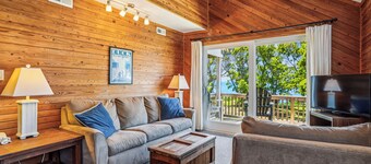 Emerald Duck -- Awesome Sunset and Water Views Soundfront Duplex