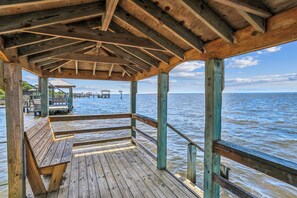 Unclassified image, 4 of 25, button