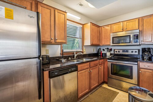 Emerald Duck -- Awesome Sunset and Water Views Soundfront Duplex