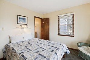 3 bedrooms, free WiFi, bed sheets - Salty Dog -- Pet Friendly Oceanside 3BR with Ocean Views (Corolla)