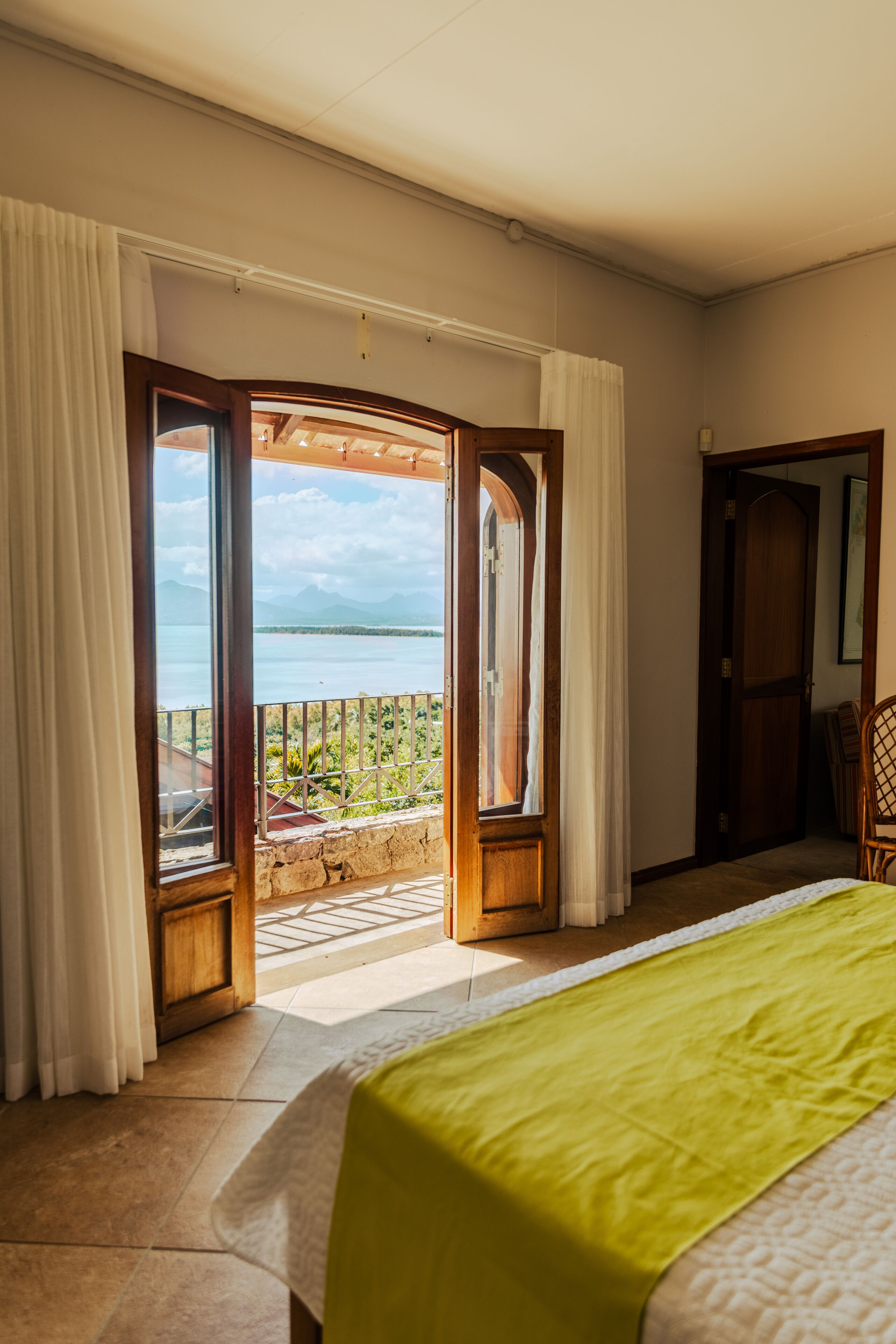 5 bedrooms, iron/ironing board, free WiFi