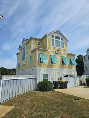 Exterior - Drag'n Fly -- Updated Home in Corolla with Heated Pool, Elevator and More! (Corolla)