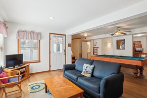 Unclassified image, 5 of 66, button - Tax D'Ducktion-- 6BR Oceanside home in Downtown Duck with Pool (Duck)