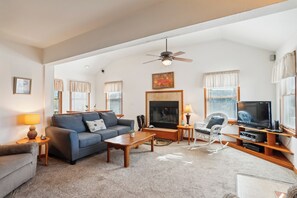 Unclassified image, 4 of 66, button - Tax D'Ducktion-- 6BR Oceanside home in Downtown Duck with Pool (Duck)