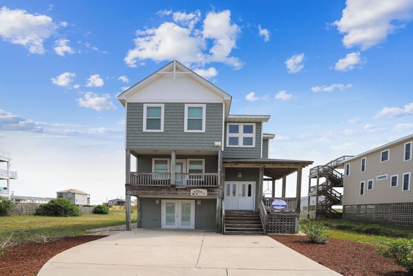 صورة غير مصنفة، 1 من 47، زرّ