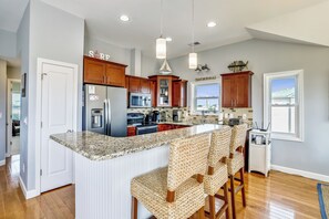 Unclassified image, 3 of 47, button