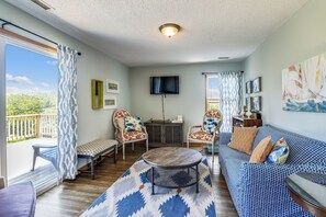 Unclassified image, 4 of 44, button