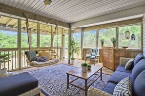 Unclassified image, 3 of 44, button