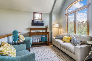 Unclassified image, 5 of 46, button - Ola Corolla -- Pet Friendly Oceanside home with Pool, Hot Tub (Corolla)