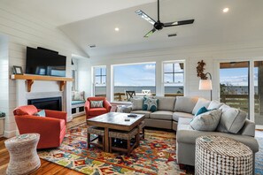 Télévision, cheminée