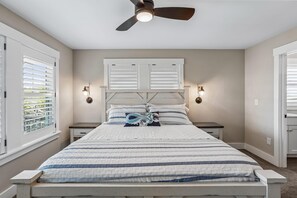 5 bedrooms, free WiFi, bed sheets