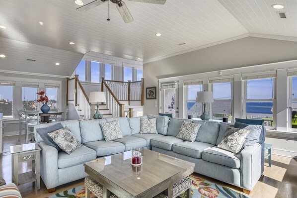 Fernseher, Tischfußball