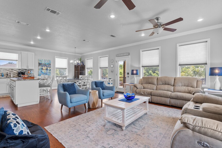 Seaside Serenity: Pool, Hot Tub, Grill, Games & So Much More! - Pass Christian, MS
