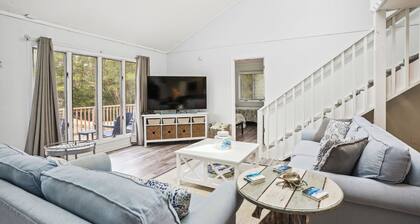 House of Friends -- New Listing! Private Pool, Easy Beach Access