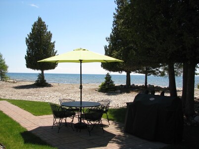 Drummond Island Hotel & Vacation Homes - Bass Cove Landing