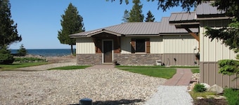 Drummond Island Hotel & Vacation Homes - Bass Cove Landing