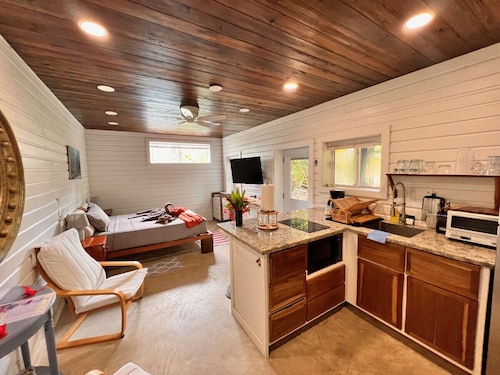 La Vida Belize Studio an Affordable Property Just steps from the Beach