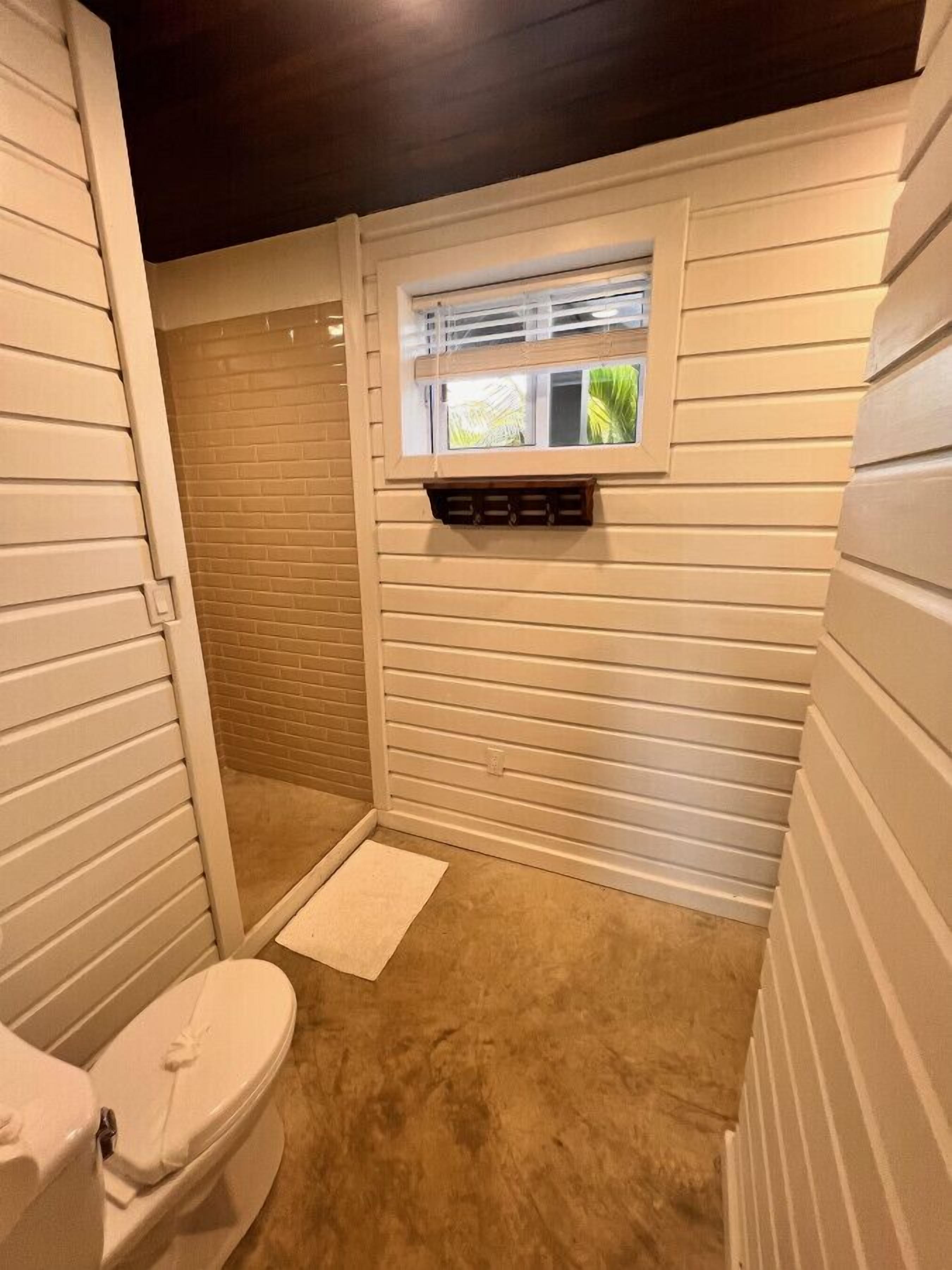 Hårtork och handdukar