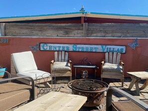 Property grounds - Apartment in downtown Joshua Tree - short walk to the restaurants and shops (Joshua Tree)