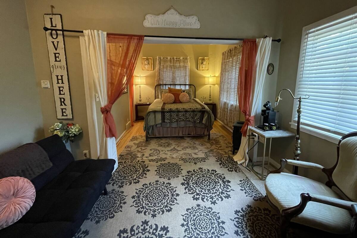 Premium bedding, down comforters, minibar, laptop workspace