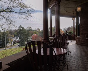 Luxury Room | Terrace/patio - Henderson Castle (Kalamazoo)