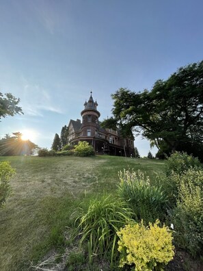 Exterior - Henderson Castle  (Kalamazoo)