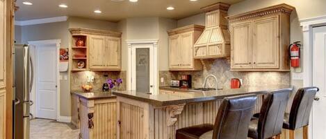 Micro-ondes, four, plaque de cuisson, lave-vaisselle