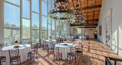 Cozy 1-Bedroom Condo with Mountain Views in Clayton, GA